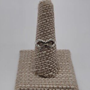 Size 8.25 Sterling Silver Cute Simple Bow Band Ring A3349